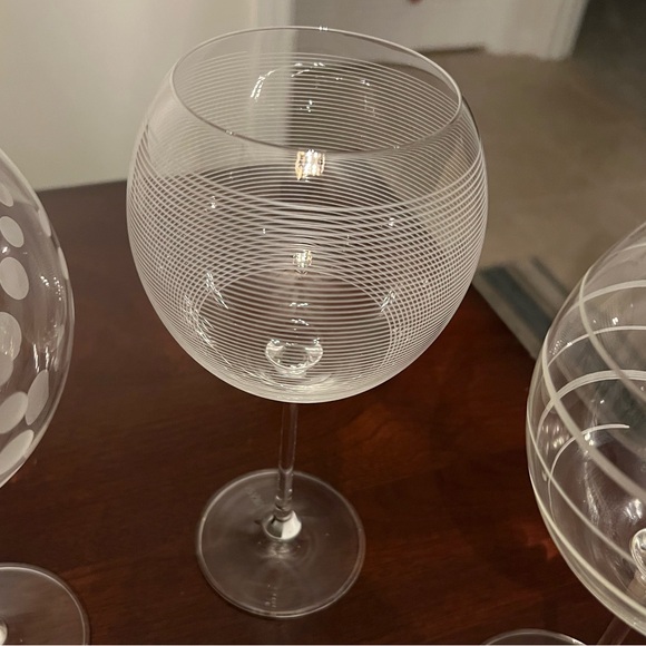 Mikasa Cheers set of 4 Balloon Wine Glasses - etched crystal - Picture 4 of 10